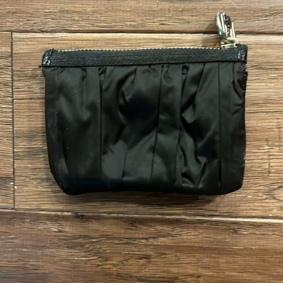 Henri Bendel Black Satin Pleated Small Coin Purse - Picture 1 of 7